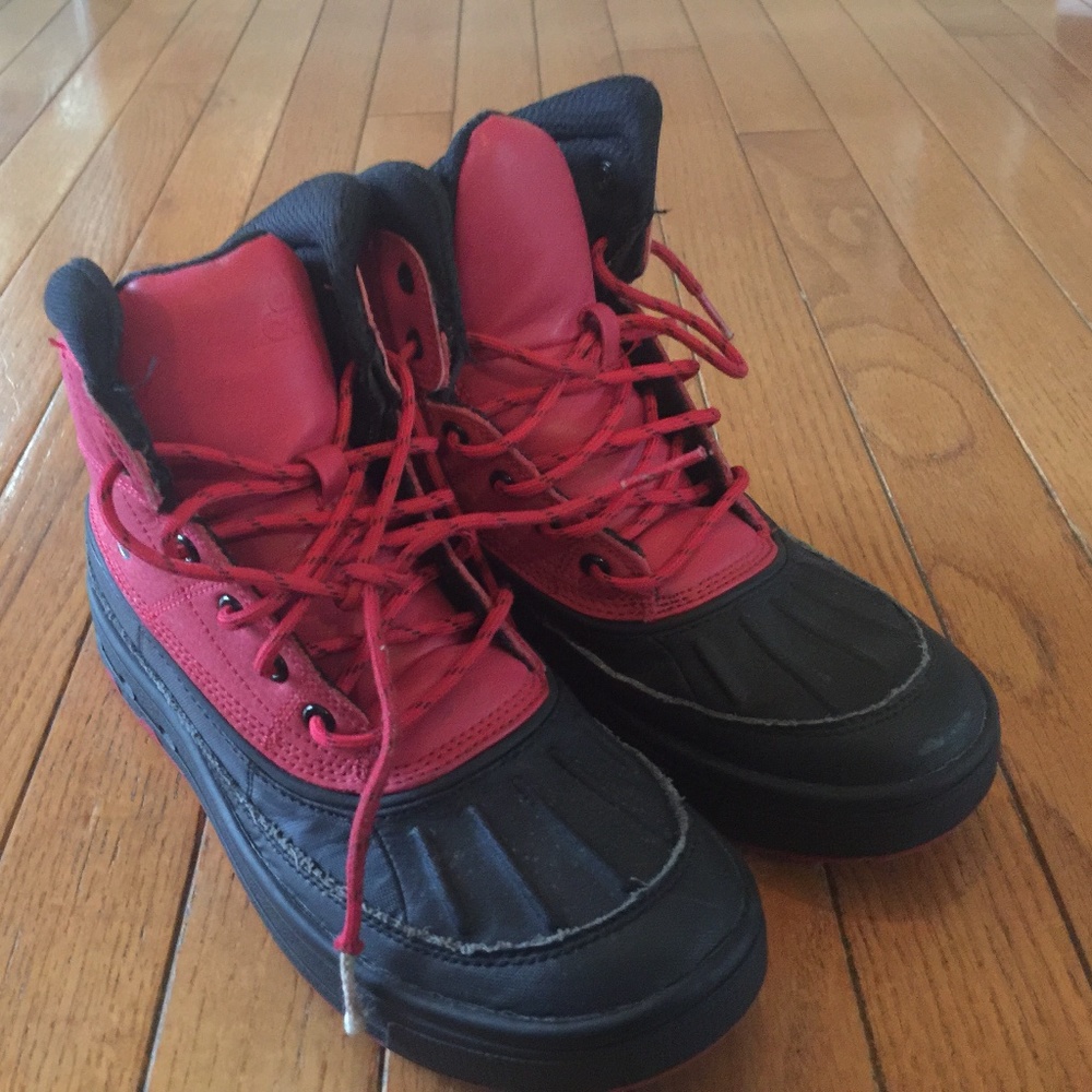 Red/Black Nike Woodside 2